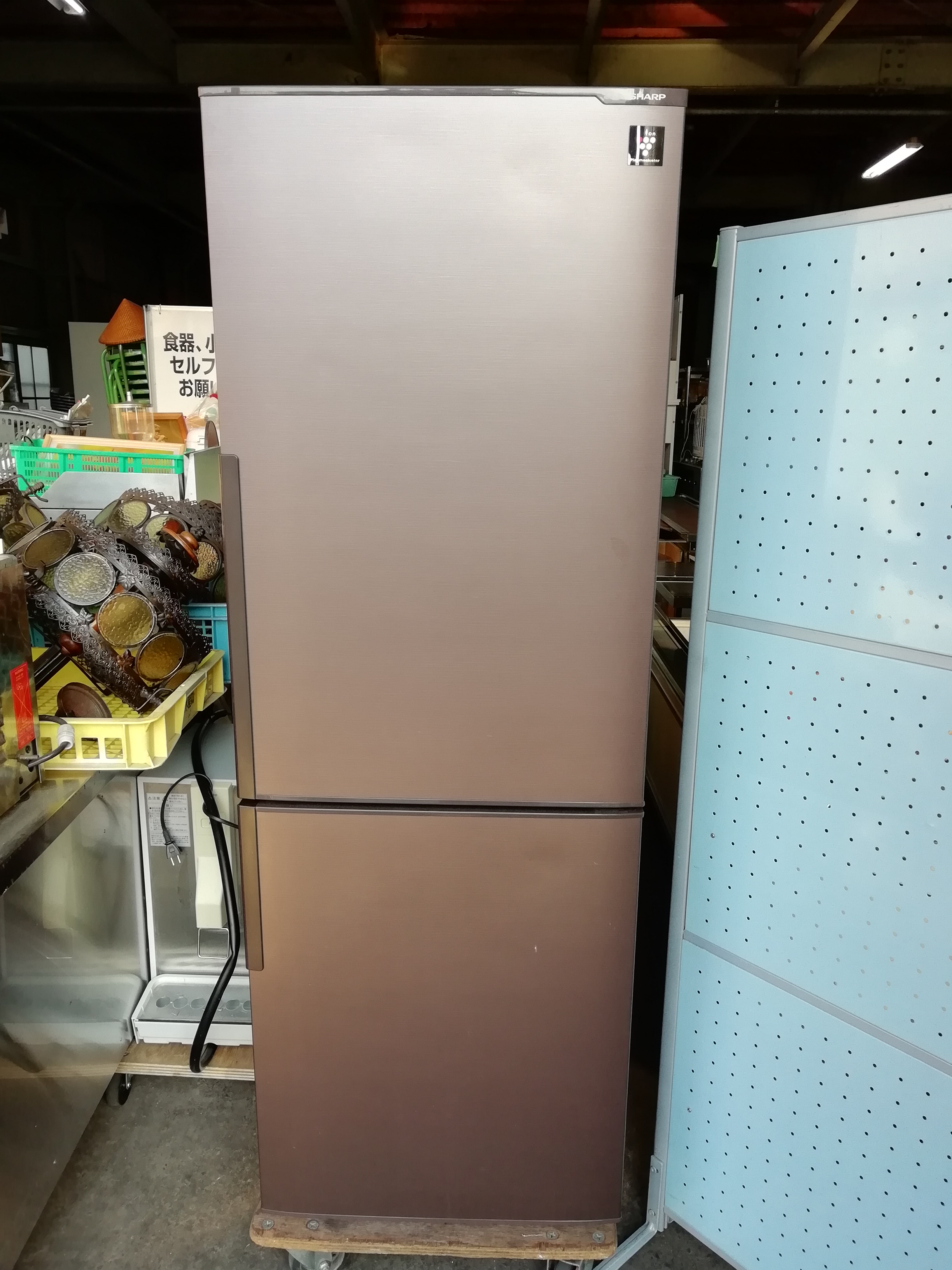 ②1143番 シャープ✨ノンフロン冷凍冷蔵庫✨SJ-PD27Y-W‼️