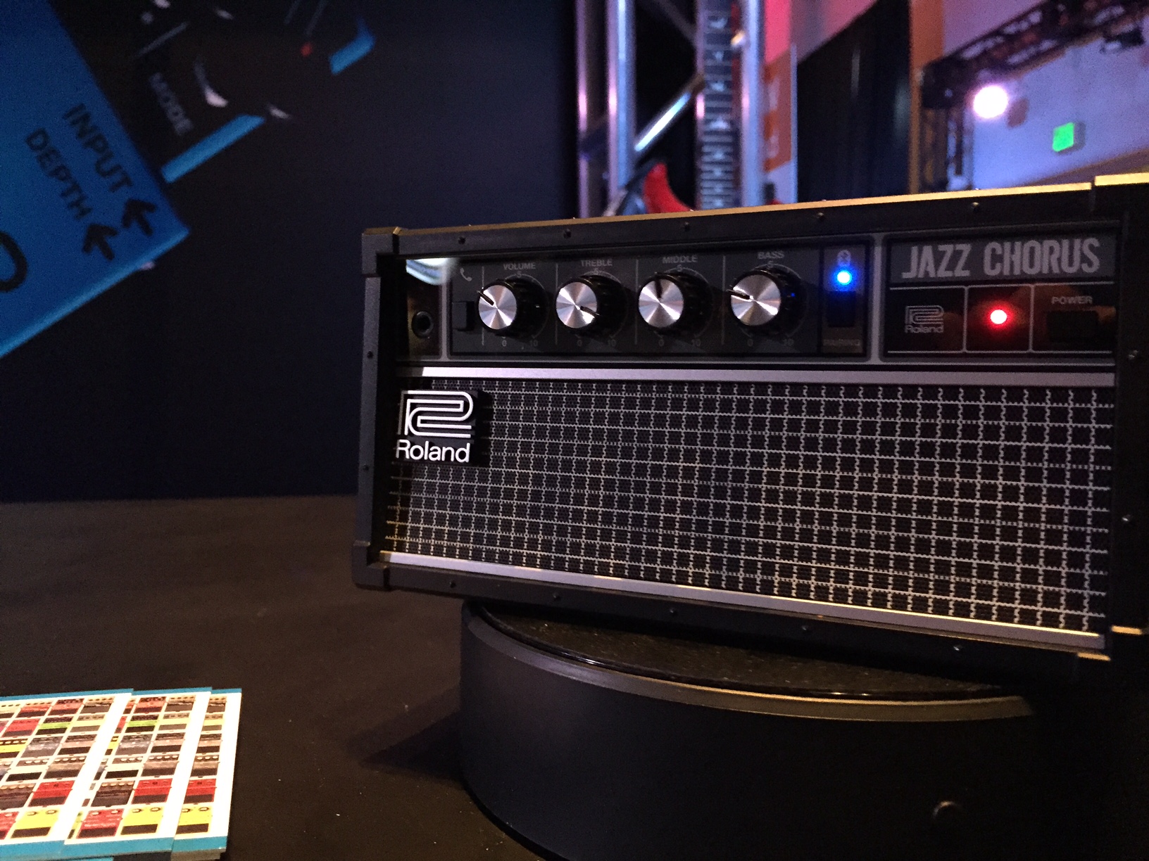 JAZZ CHORUSの Bluetooth スピーカー Roland 「JC-01」 登場