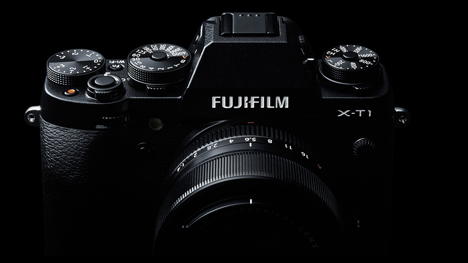 new Fuji X-T1 camera with best in class viewfinder and weather