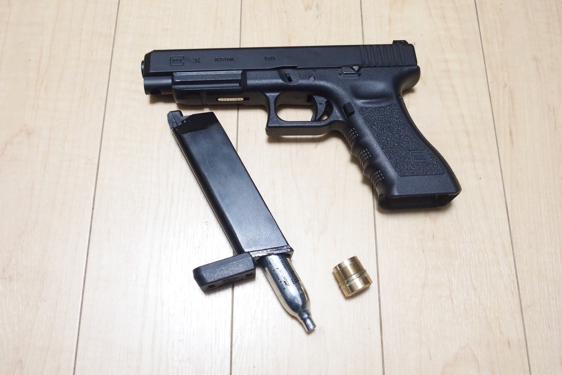 Glock ガスガン ブラック 2マガジン付き 楽天市場】ガスガン グロック