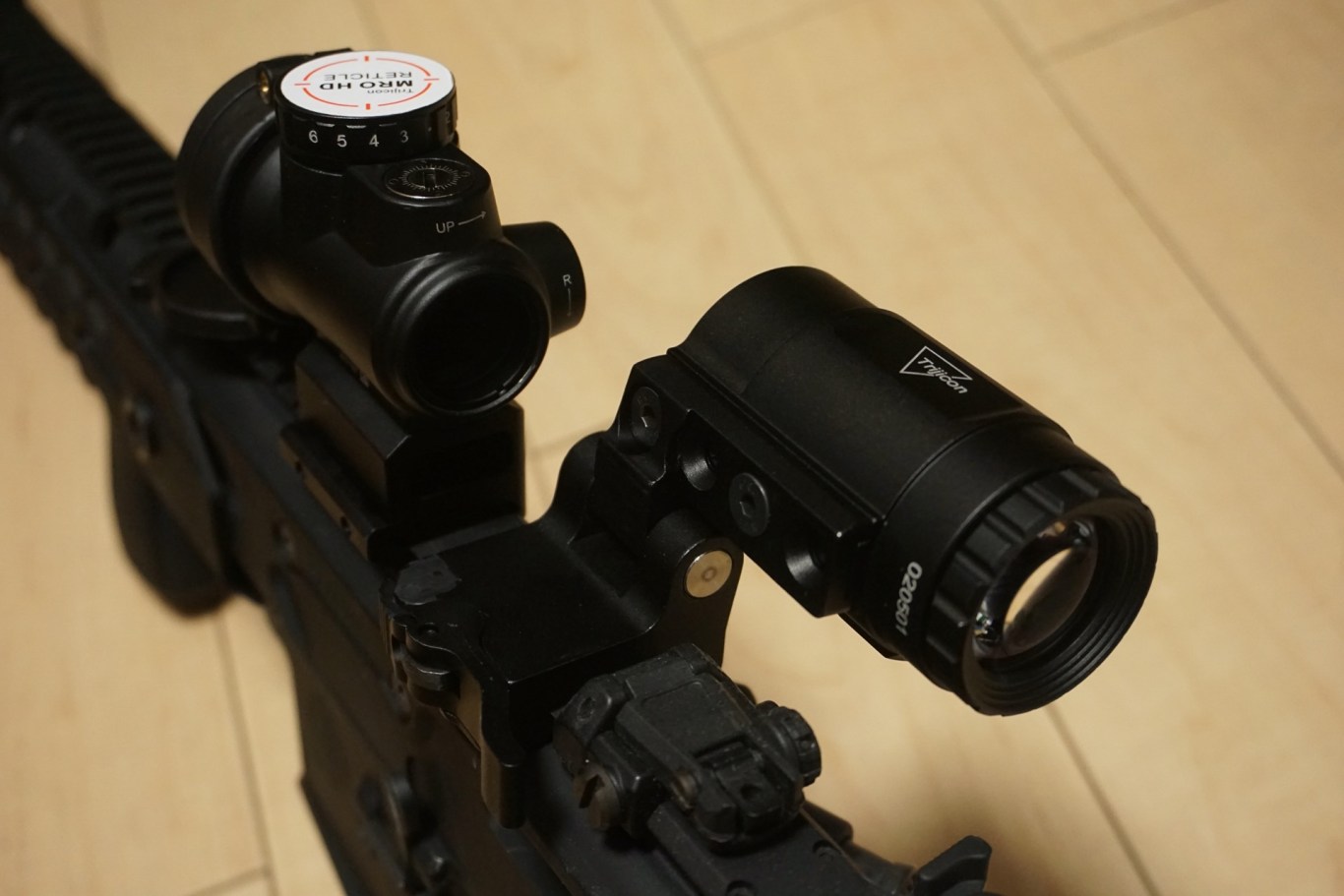 Trijiconタイプ レプリカMRO HD ドットサイトとMRO HD 3倍マグニ