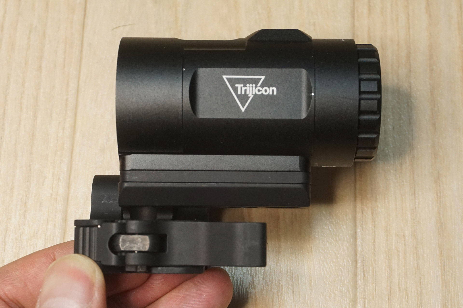 Trijicon製3倍コンパクトマグニファイア Trijicon 3x Magnifier for