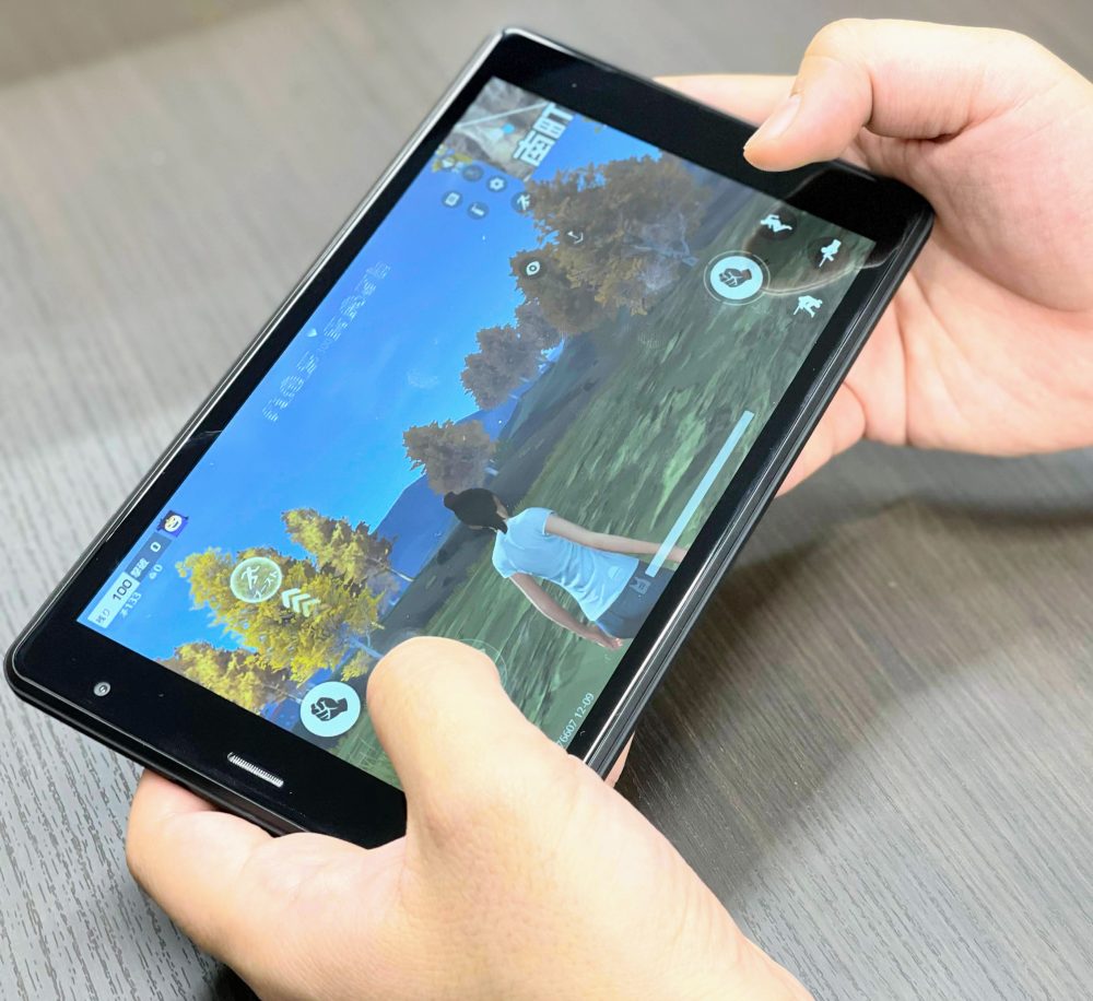 SIM対応の高解像度1万円台8インチ片手タブ「ユアユーT30」レビュー