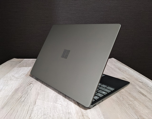 レビュー】Surface Laptop Go 2の新色「セージ」を使ってみた