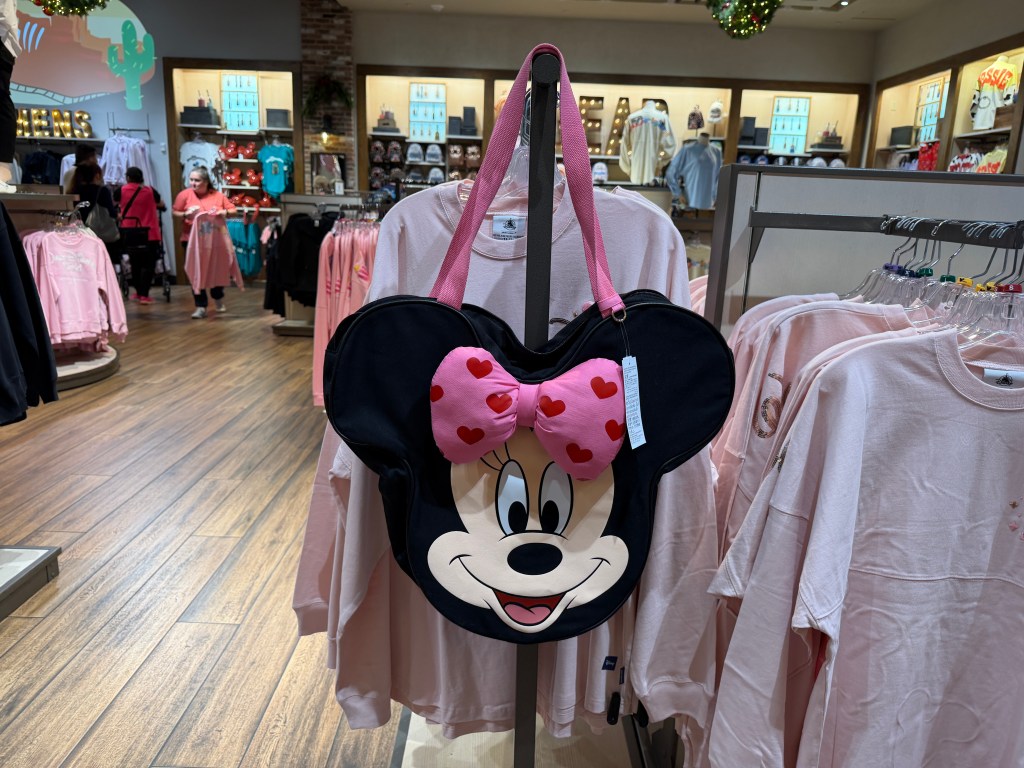 ミニーのビッグフェイスが目を引くバレンタイン♡キャンバストートが