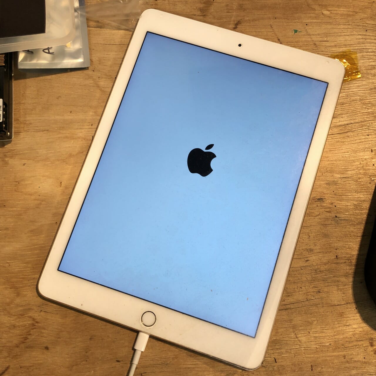 iPad 第7世代 リンゴマークでフリーズ リカバリーモード 復元