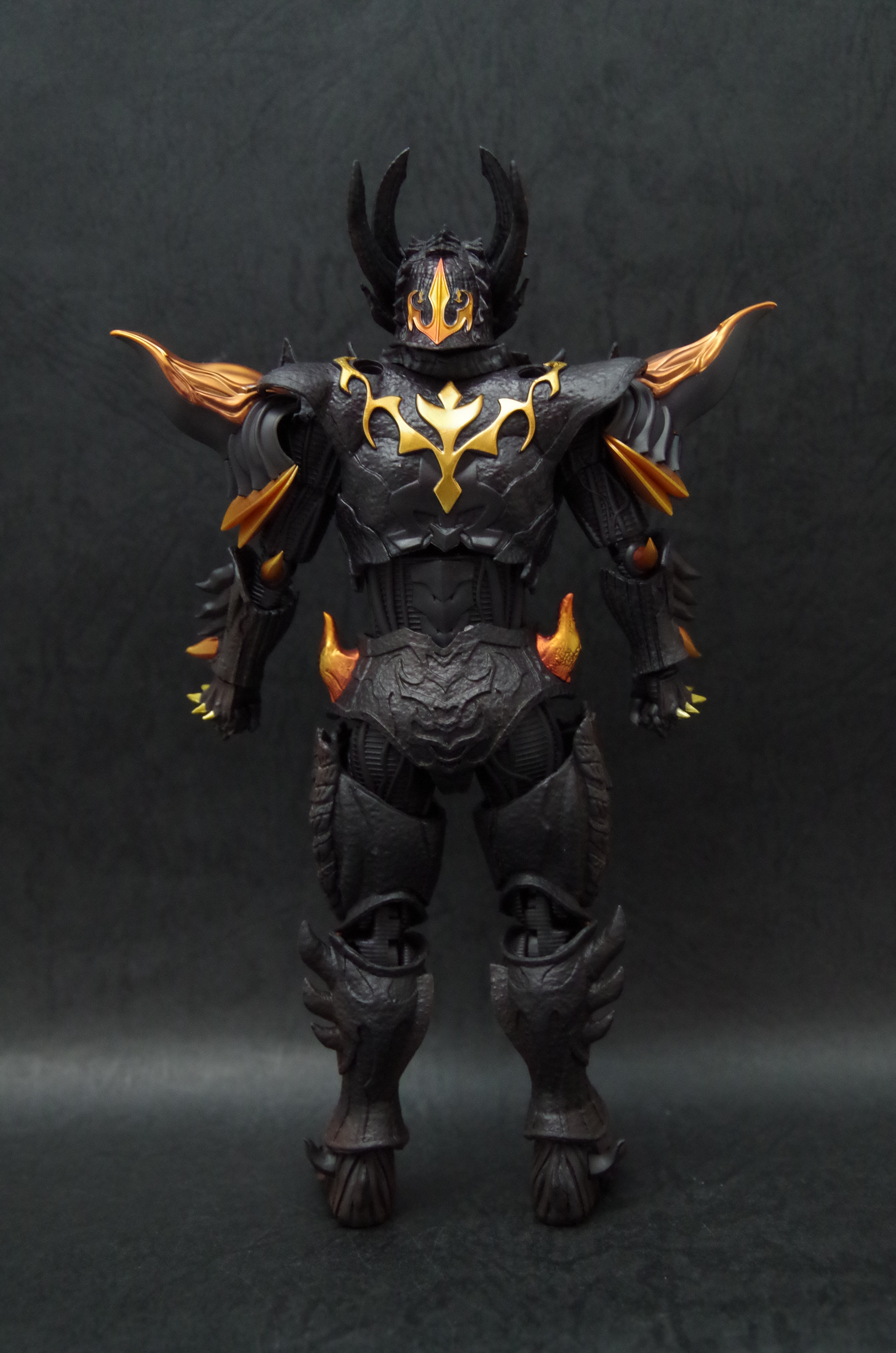 S.H.FIGUARTS 真骨彫製法 暗黒騎士キバ | フィギュアレン