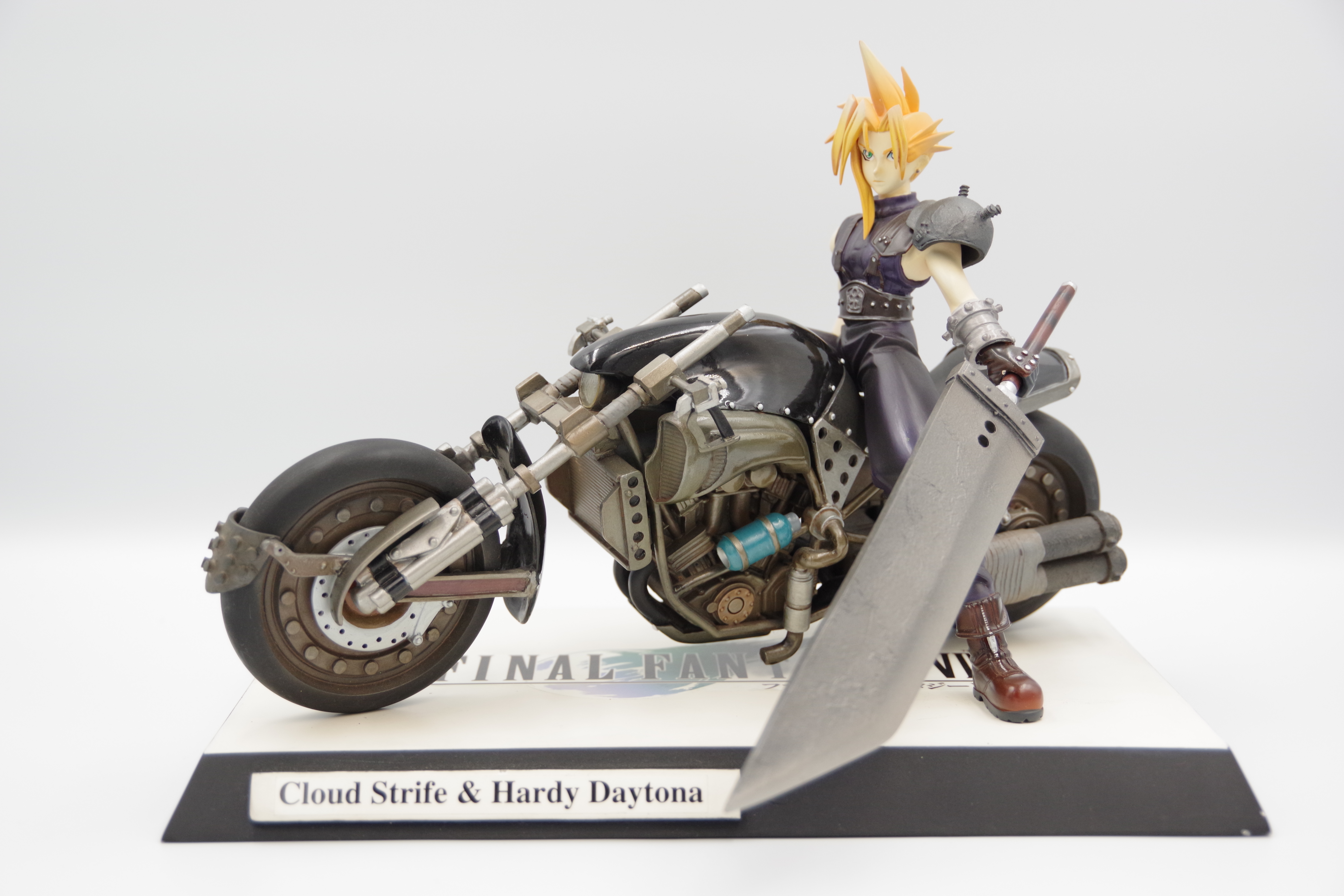 FINAL FANTASY Ⅶ クラウド・ストライフ&ハーティ・デイトナ