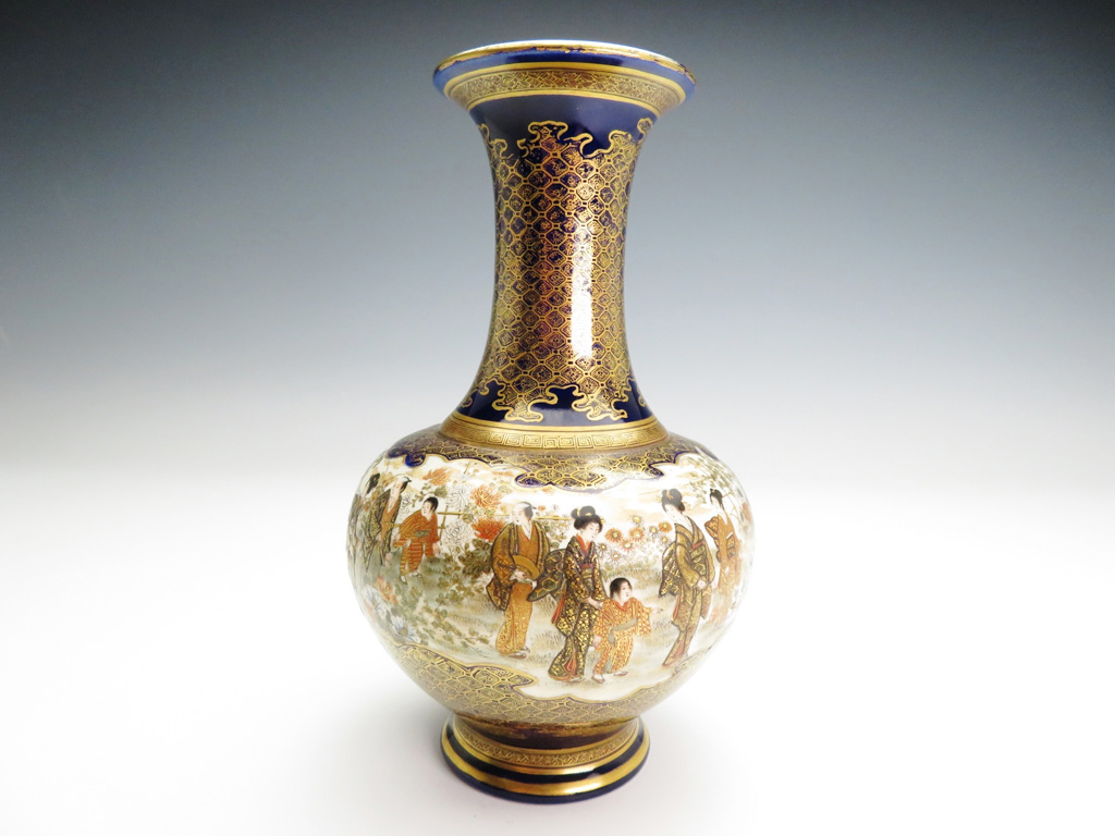 金蘭手 薩摩焼 壽官造り 勾玉唐草香合 十五代作品の一覧 沈寿官窯