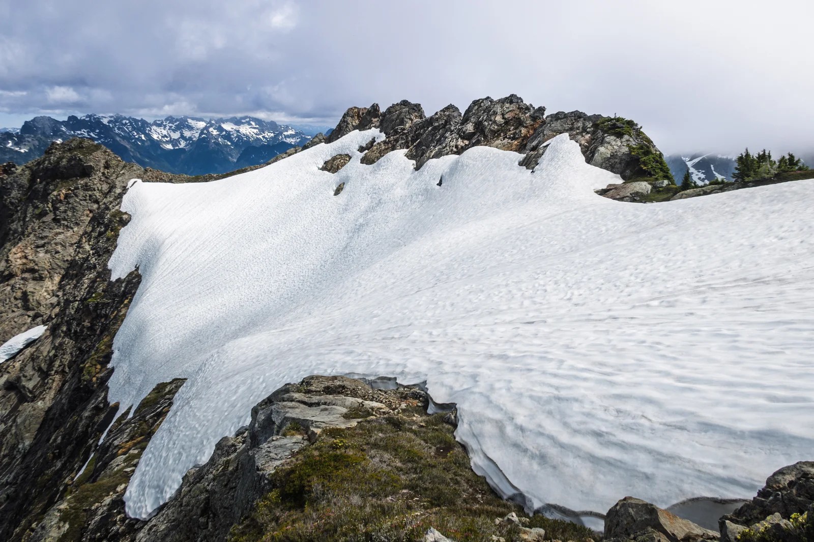 Big Four Mountain by Hall Peak via Mountain Loop Highway / 大四山