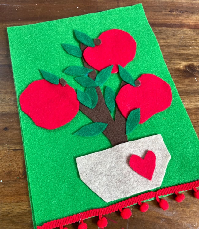 DIY Felt Garden Flag - Laura Kelly's Inklings