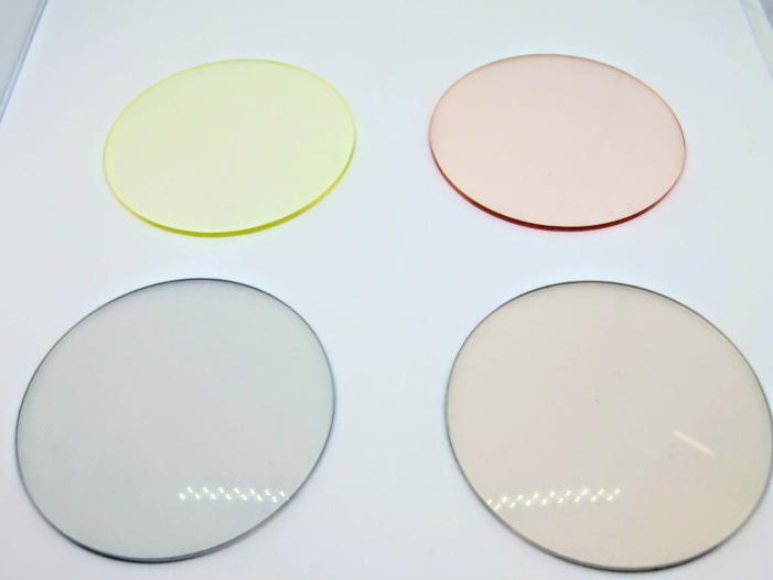 新しいブルーライトカットレンズ『レイガード435』 | お役立ちコラム