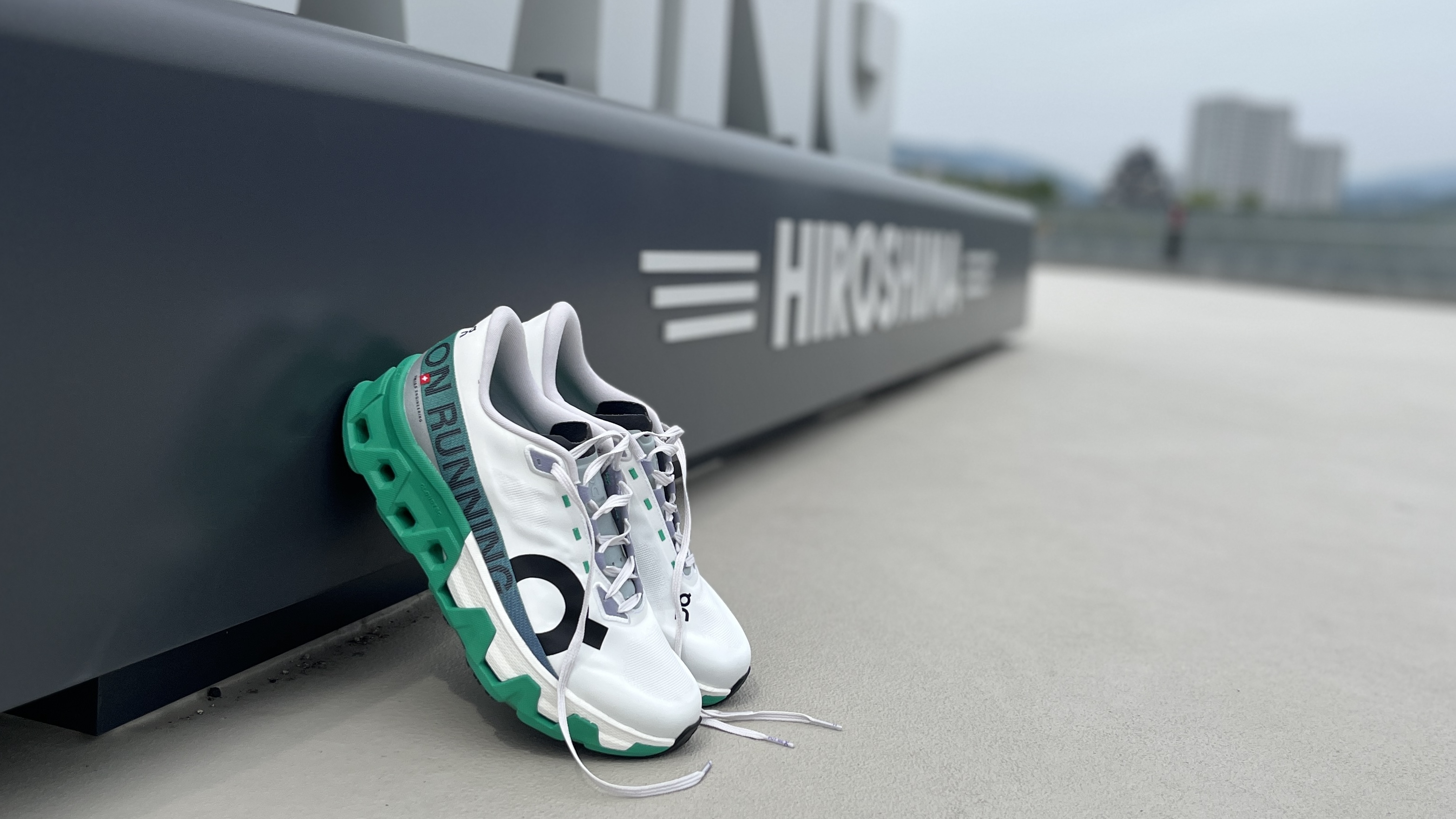 レビュー】On クラウドモンスターハイパー 伝説級ランニングシューズの