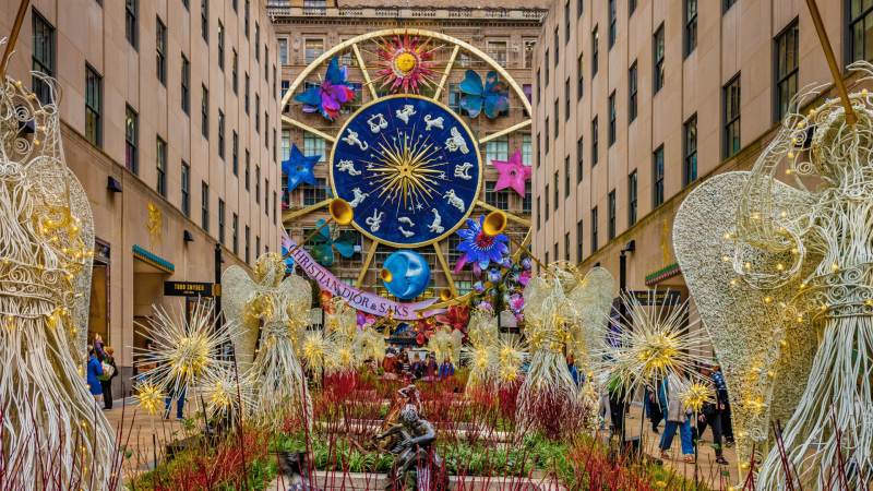 Saks Fifth Avenue Light Show 2025: Official Return, Dates, Tips​