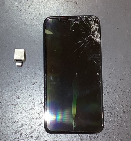 iPhone XR 裏にひび割れあり iPhoneXR 背面割れ 替えの背面付き