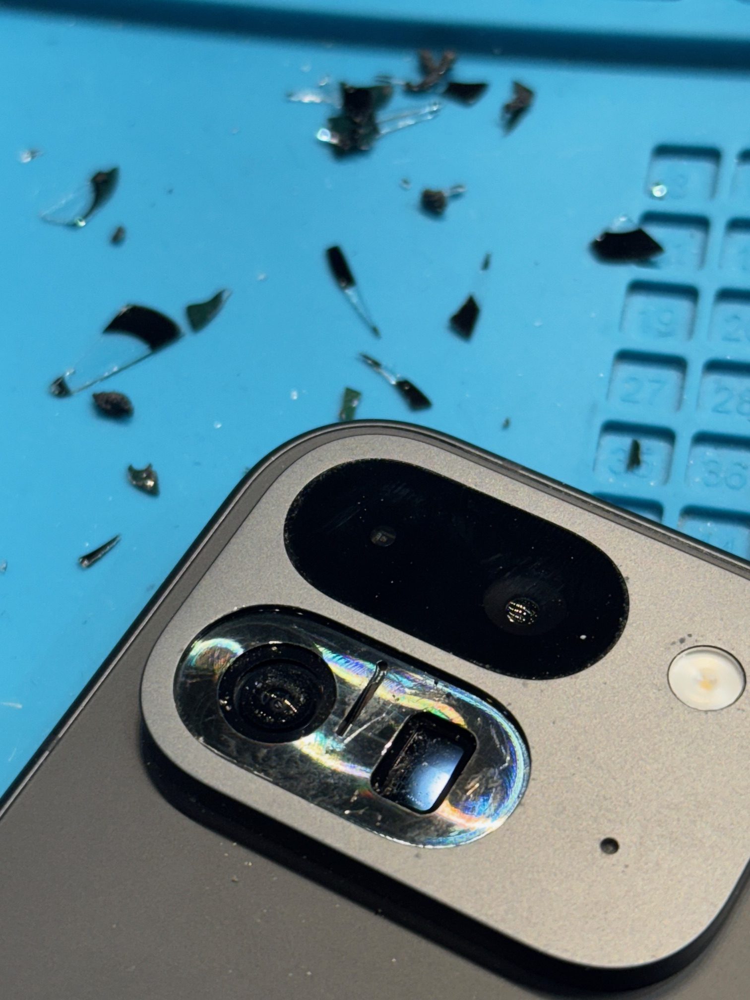 赤池店】Google Pixel 9 Pro Foldのレンズ割れ【日進市梅森からご来店