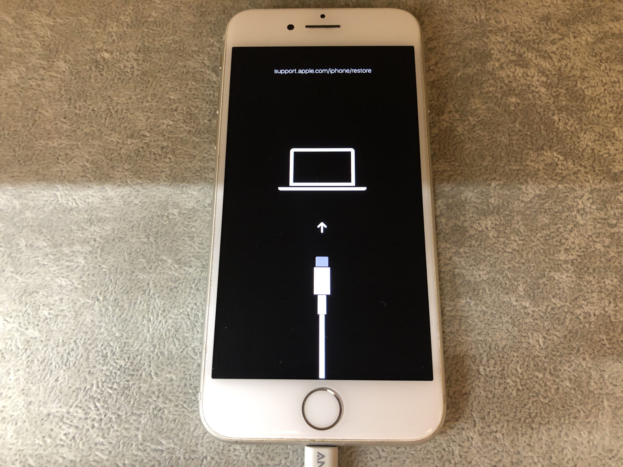 リカバリーモードに入ってしまったiPhone💦当店で初期化しましょう