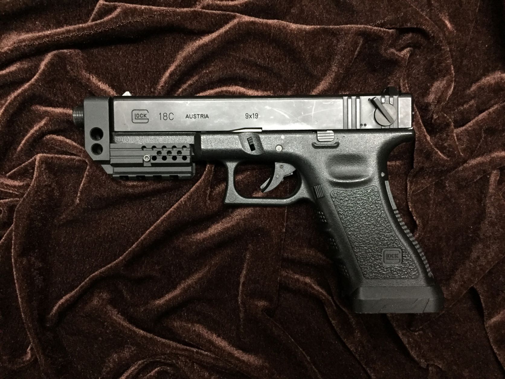 東京マルイ グロック18C ガスブローバックハンドガンの修理をさせて