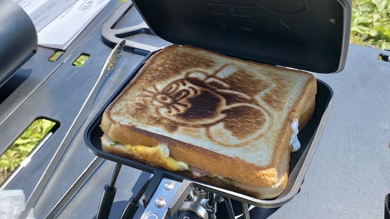 バリスティクスのJMホットサンドメーカーがおしゃれなキャンプ朝食に◎！