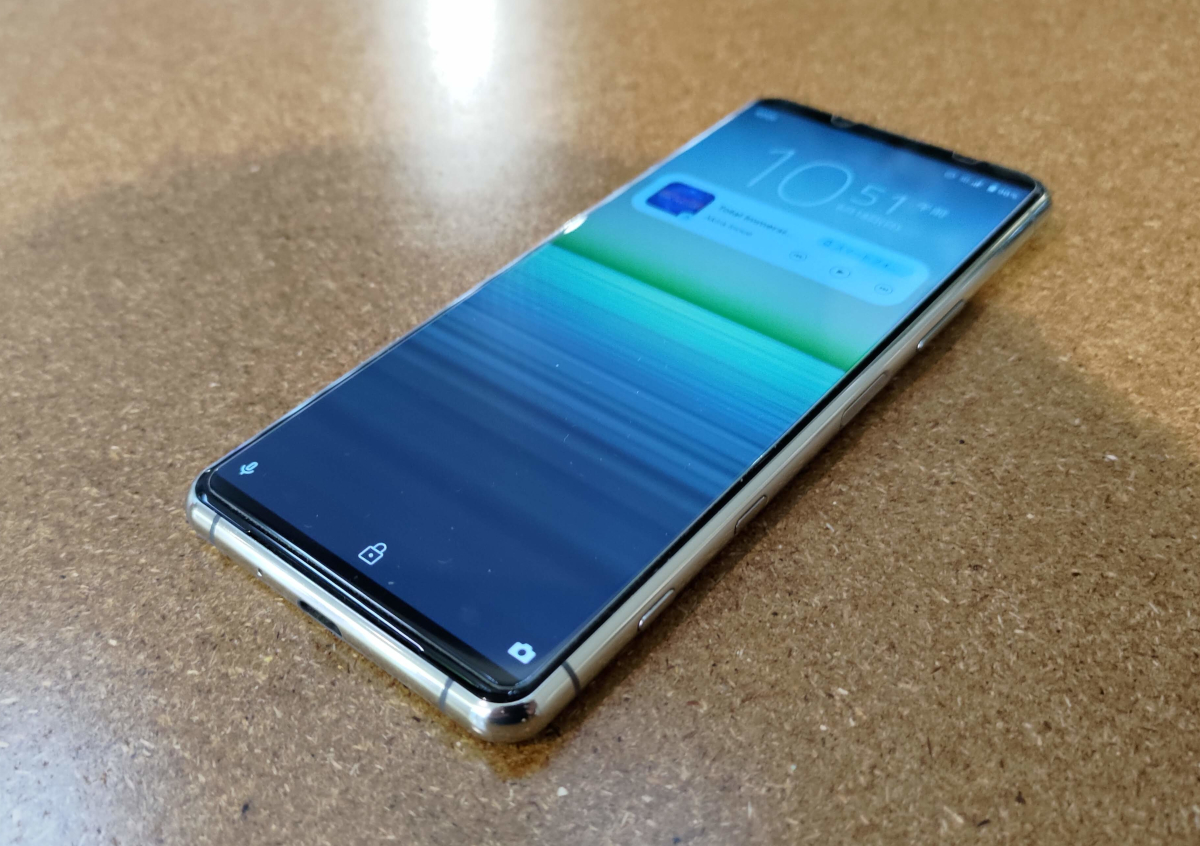 SONY XPERIA 5 II SOG02のジャンク品を1万円強で購入しました。Zeiss