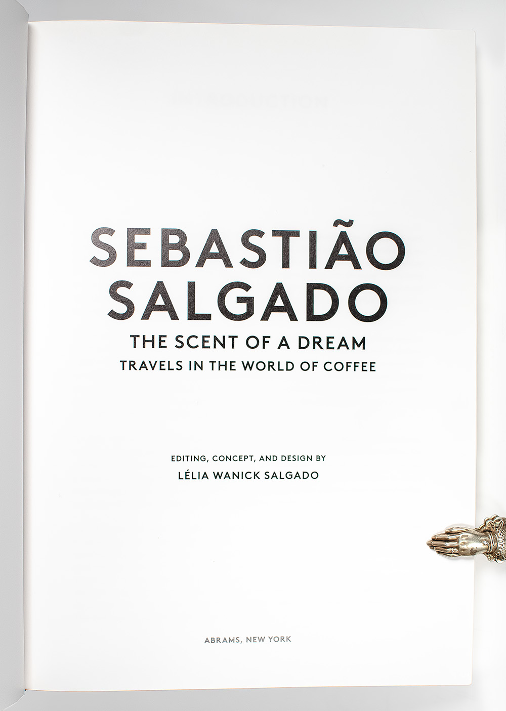 The Scent of a Dream: Travels in the World of Coffee. - Raptis