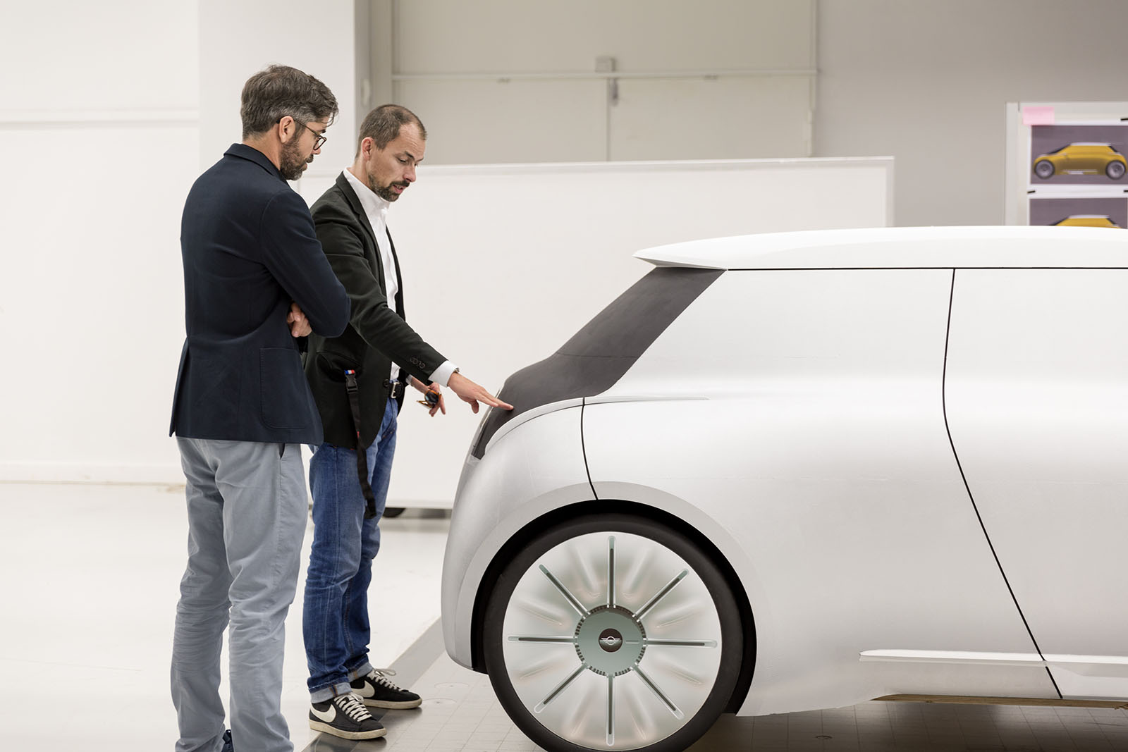 World Premier: MINI VISION NEXT 100 Concept - MotoringFile