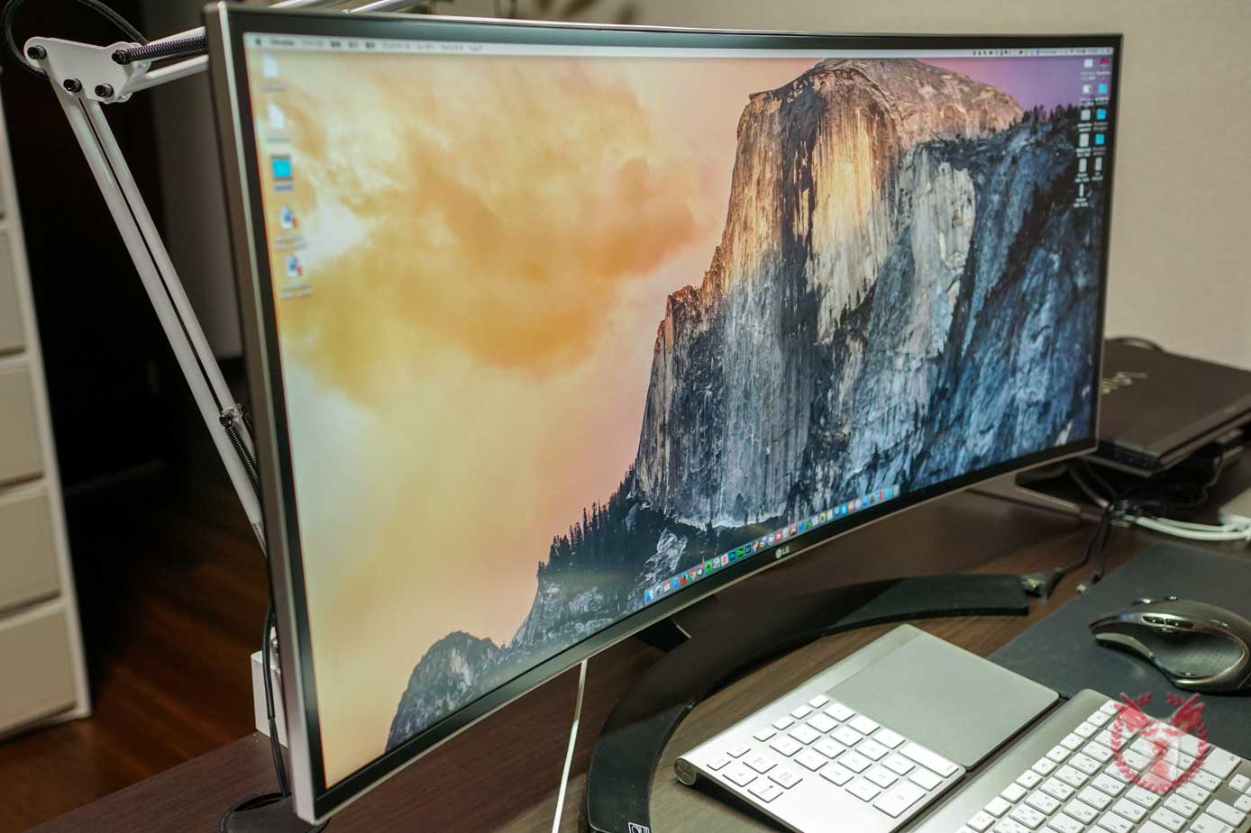 LGのカーブしている34インチウルトラワイド液晶モニターディスプレイ