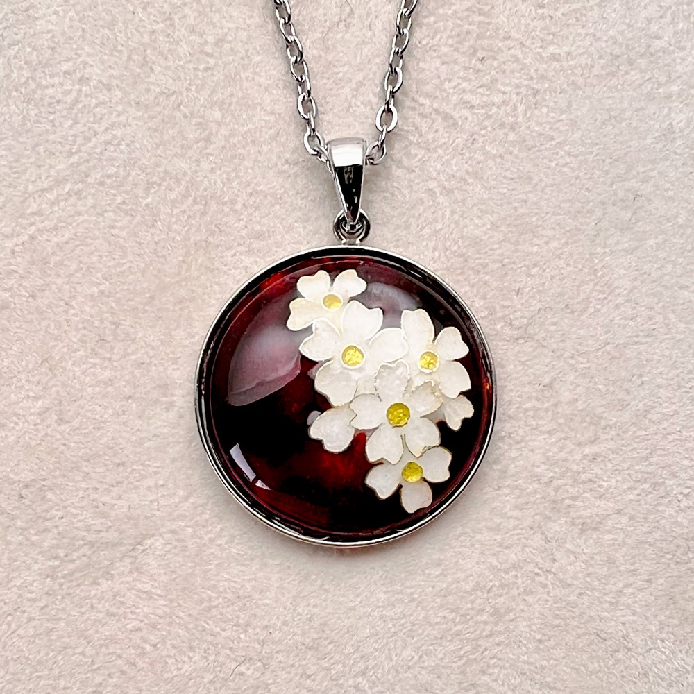 七宝焼ネックレス《桜と赤》 – 田村七宝工芸 七宝焼窯元【公式サイト】