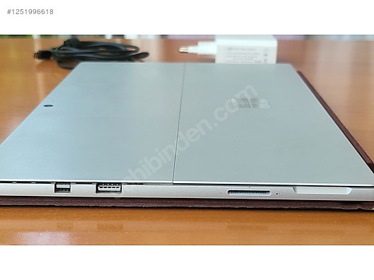 Microsoft Surface Pro 5 256 GB Tablet - 1251996618