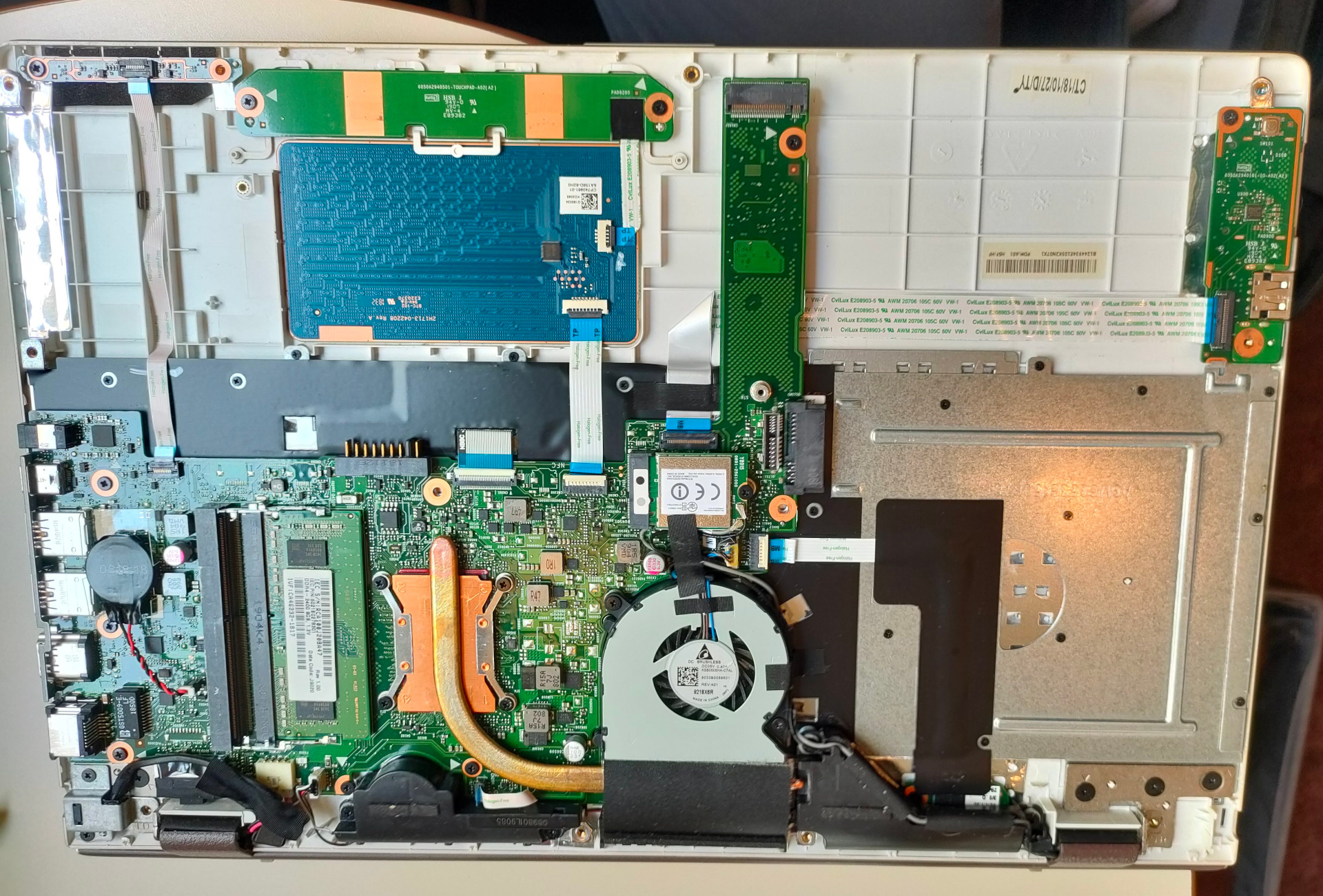 異音解消】富士通LIFEBOOK AH45/D1のCPUファンとCMOS電池を交換しよう