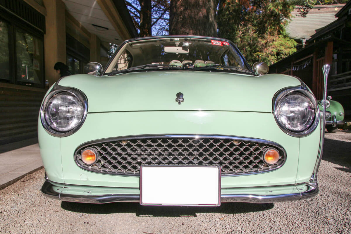 彼女の初愛車の日産「フィガロ」が驚くほどキレイな理由は？ じつは