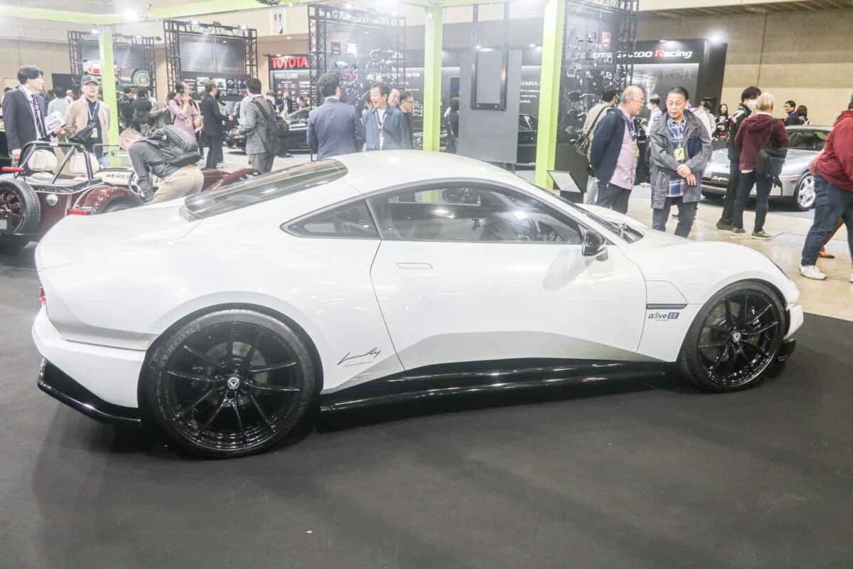 スーパーセブン」と「プロジェクト V」を展示！ケータハムの存在意義は