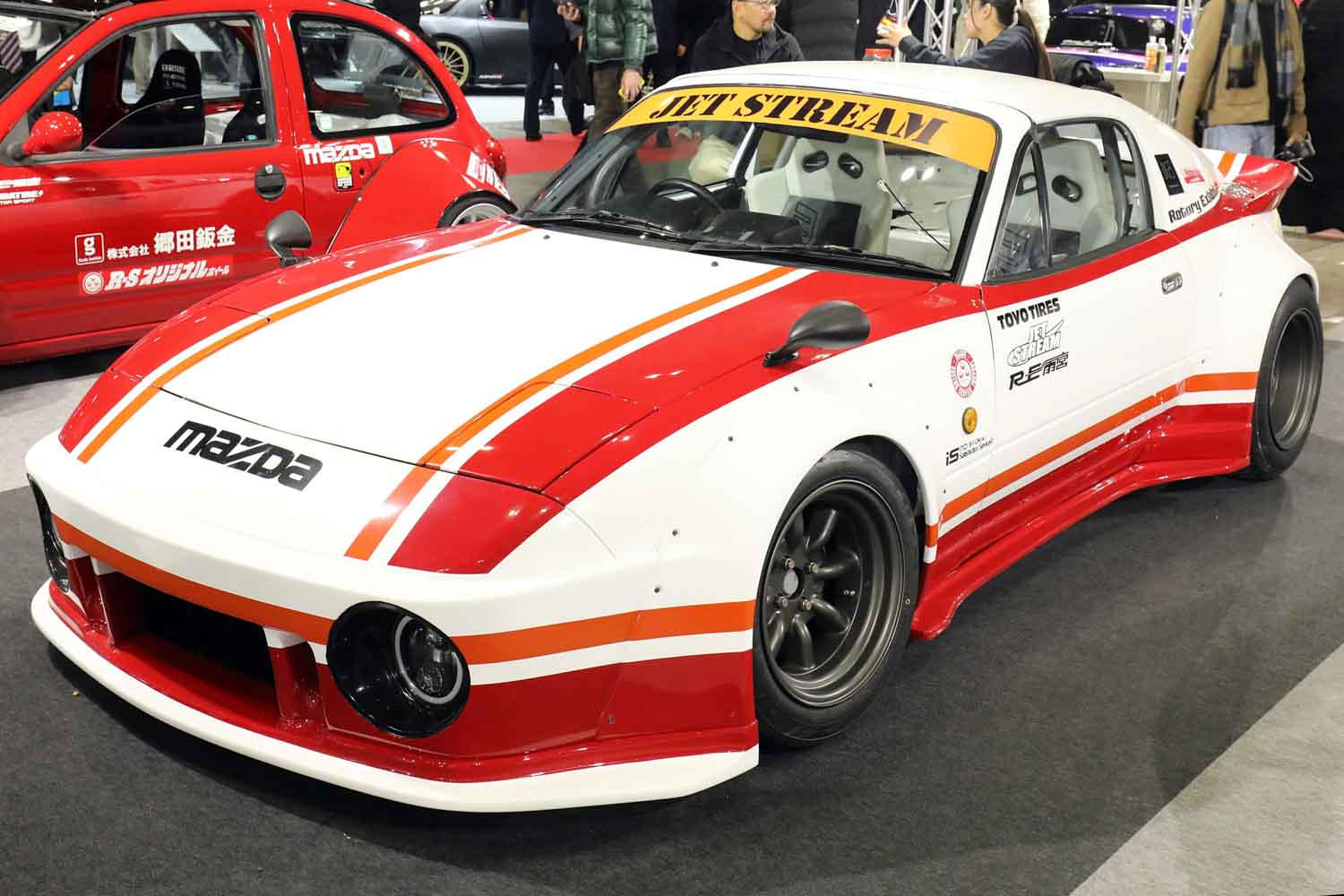 マツダ「RX-7 IMSA仕様」かと思ったらNA型「ロードスター」でした