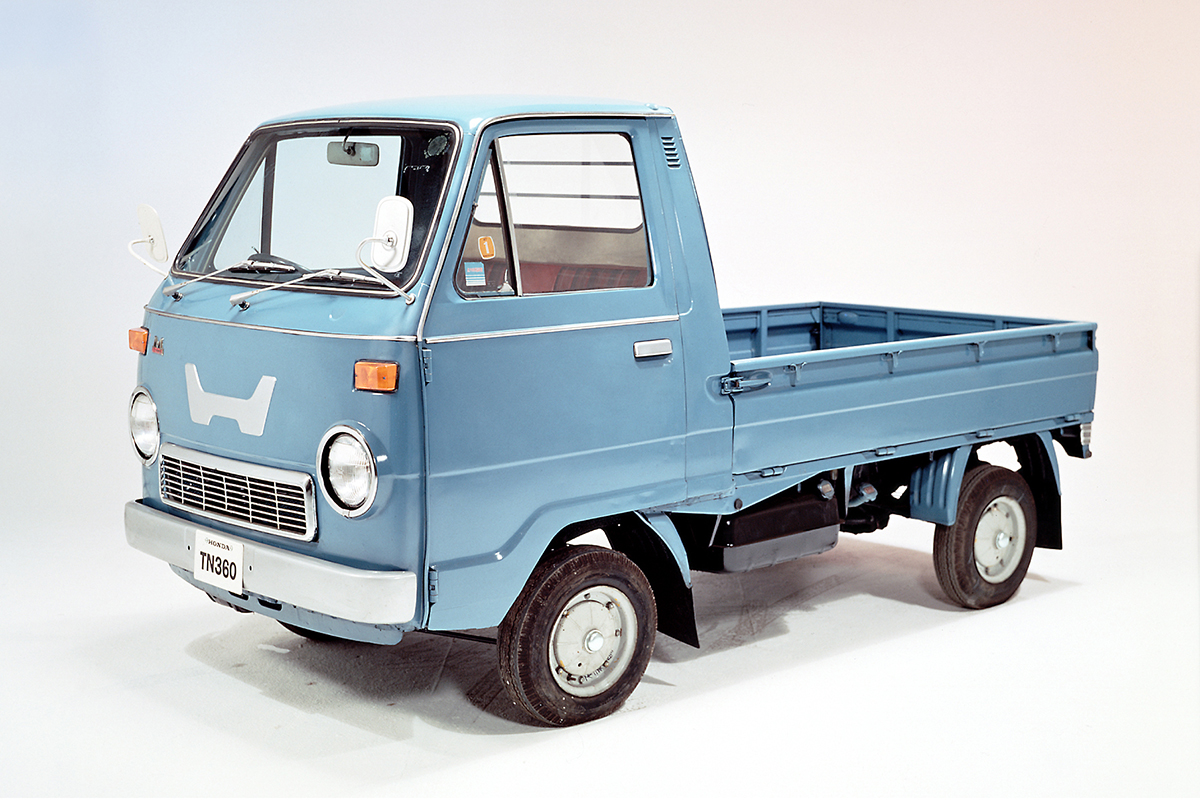 ドアも屋根もなーんにもない！ だけど遊び心は盛り沢山の珍車「バモス