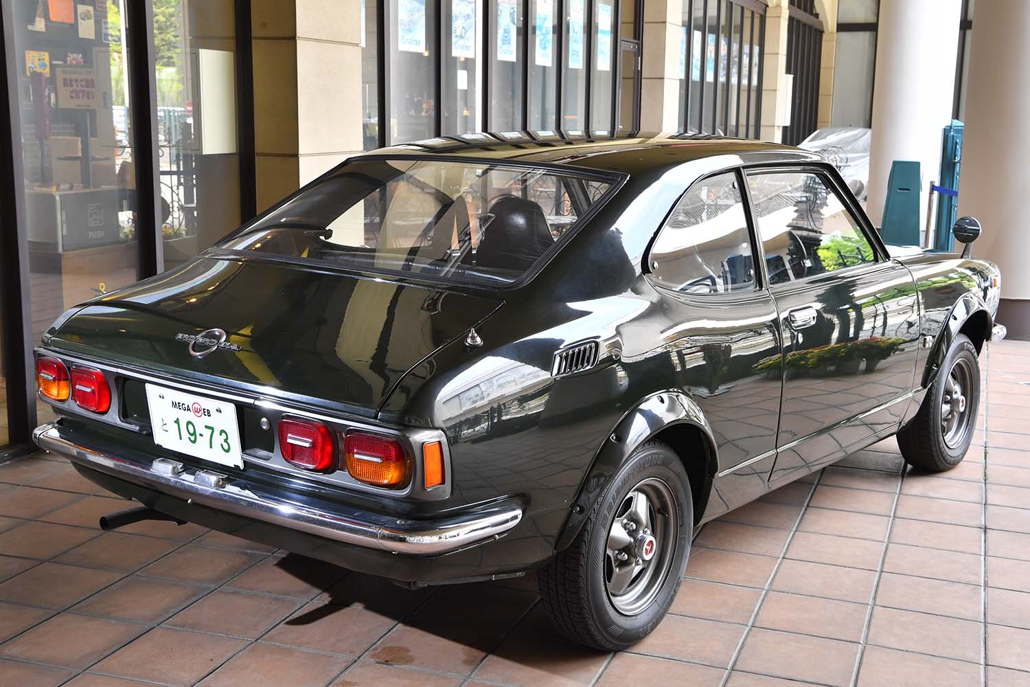 レビン」と「トレノ」の違いを詳細解説！ トヨタ初のオバフェンを装着