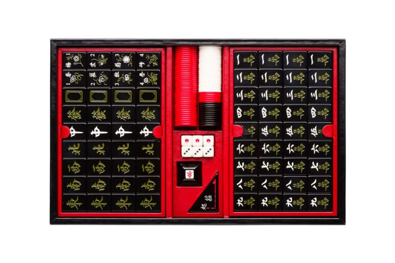 Prada が50万円超えの超高級麻雀牌セットをリリース | Hypebeast.JP