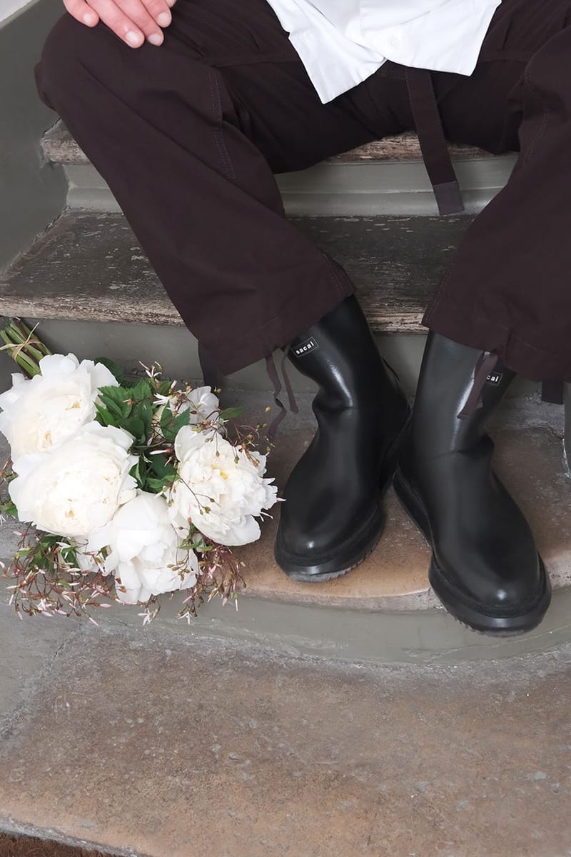 サカイより防水性を備えた素材の新作ラバーブーツが発売 | Hypebeast.JP