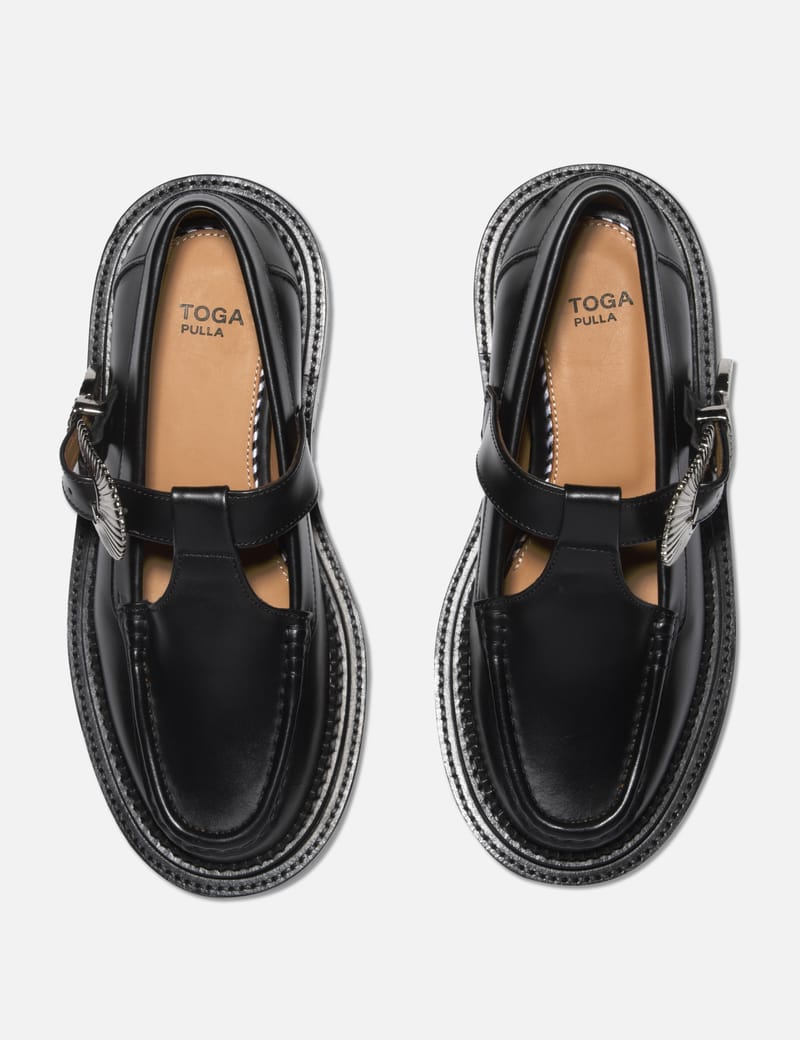 Toga Pulla - バックル ローファー | HBX