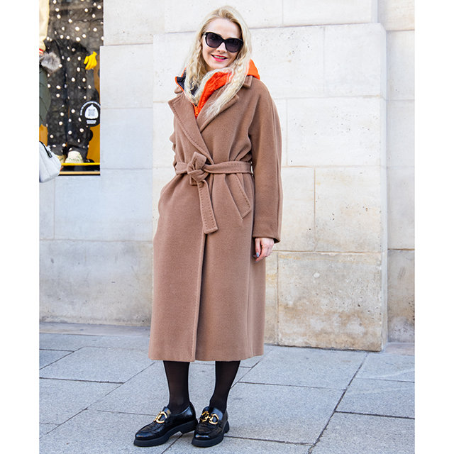 海外SNAP パリ編】上品で知的に見せる！パリ流「キャメルコート」の
