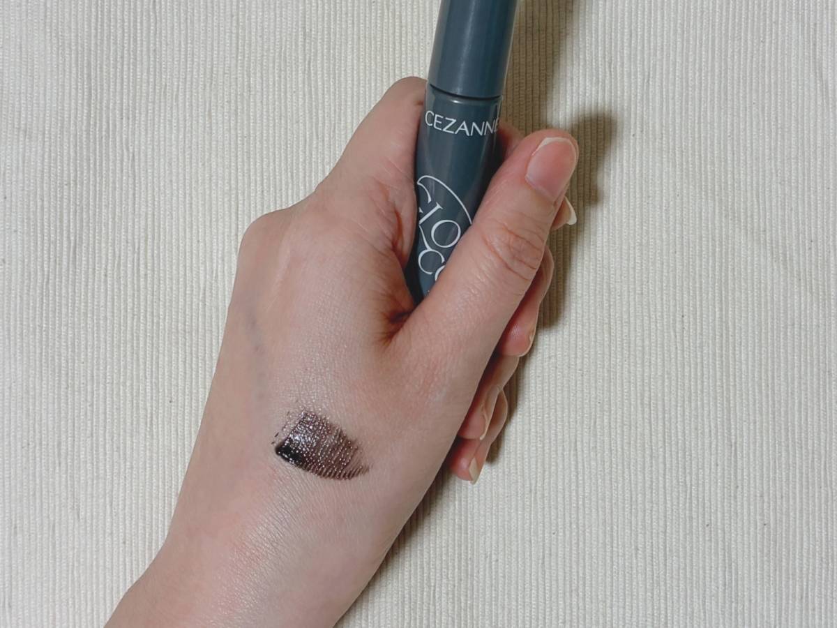 セザンヌ】有名ヘアメイクさんも絶賛……。簡単に垢抜ける「優秀コスメ