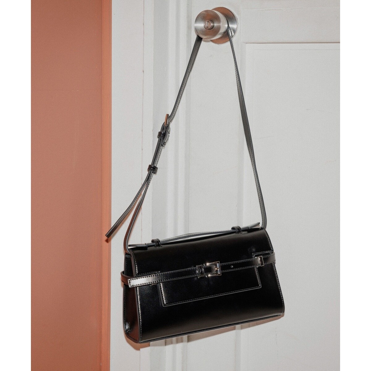 スプリットレザーフラップショルダーバッグ | アダムエロペ(ADAM ET