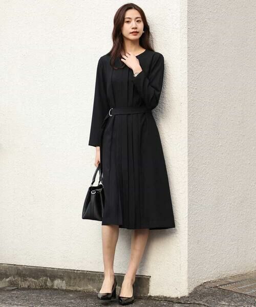 サテンジョーゼット プリーツワンピース （ロング・マキシ丈ワンピース