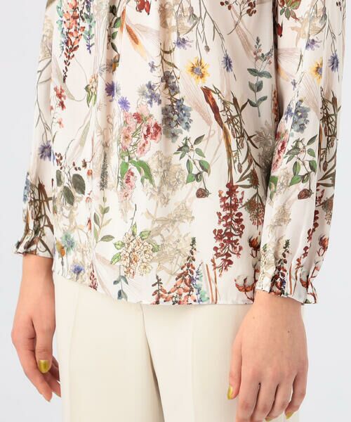 セール】 インクリーズフラワープリント ネックタックブラウス