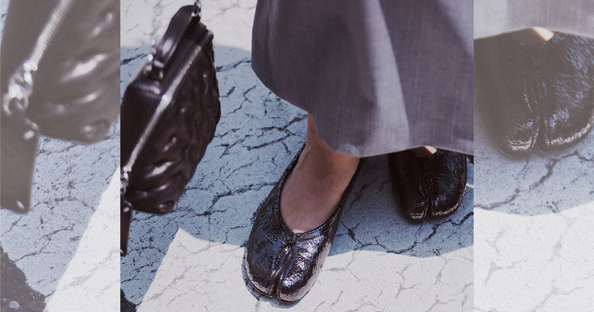 マルジェラ】タビに新色登場！“メタリックな黒”が争奪戦必至 | VERY