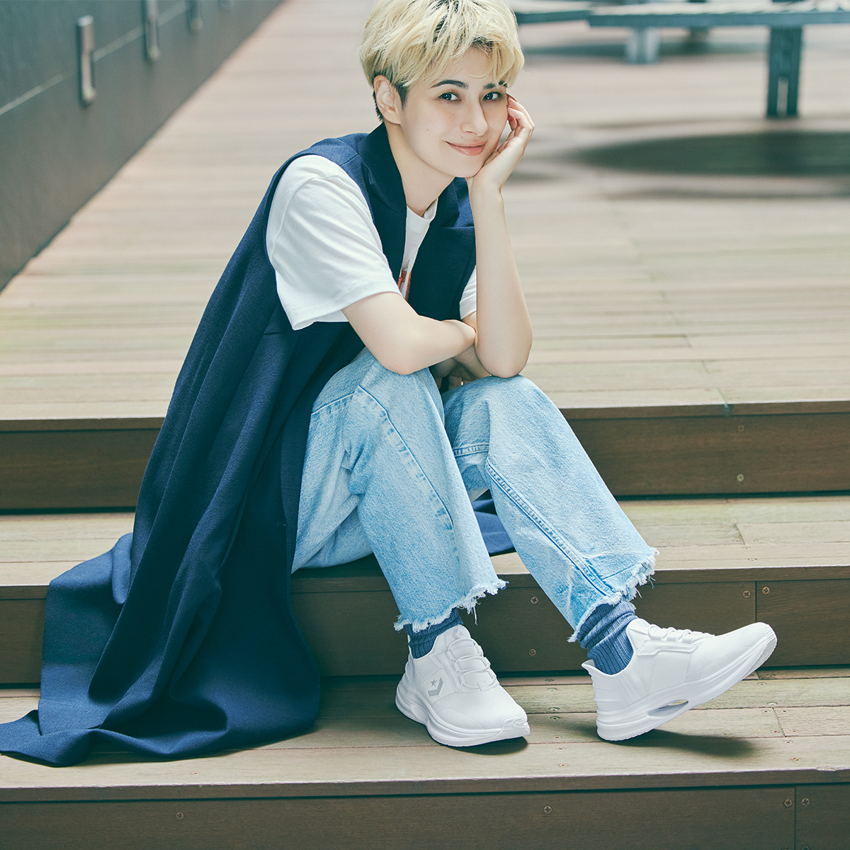 完売必至】一枚で着られる『ADOREの今どきブラウス』は夏まで大活躍