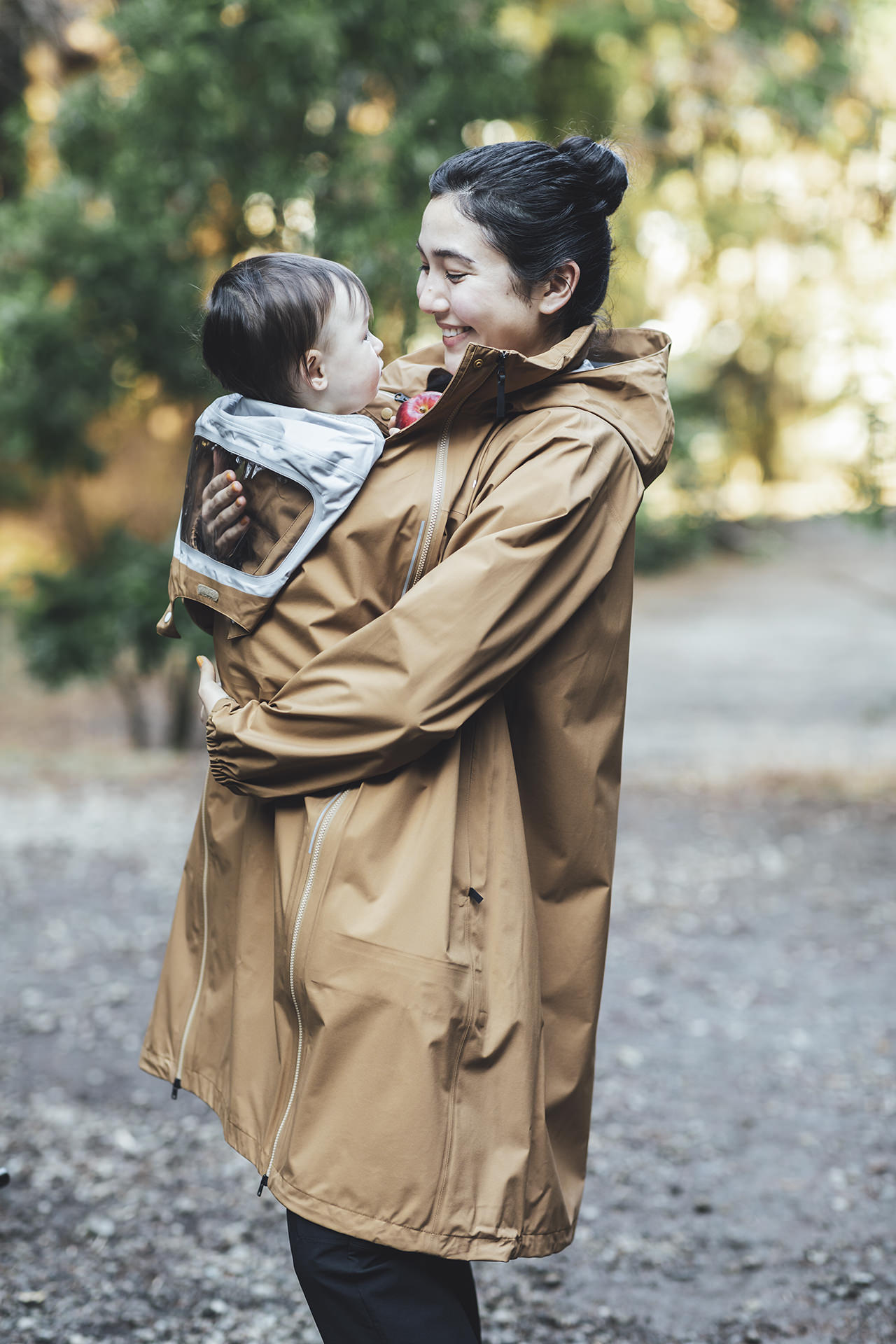 産後もパパと使える！「ザ・ノース・フェイス」のマタニティレイン