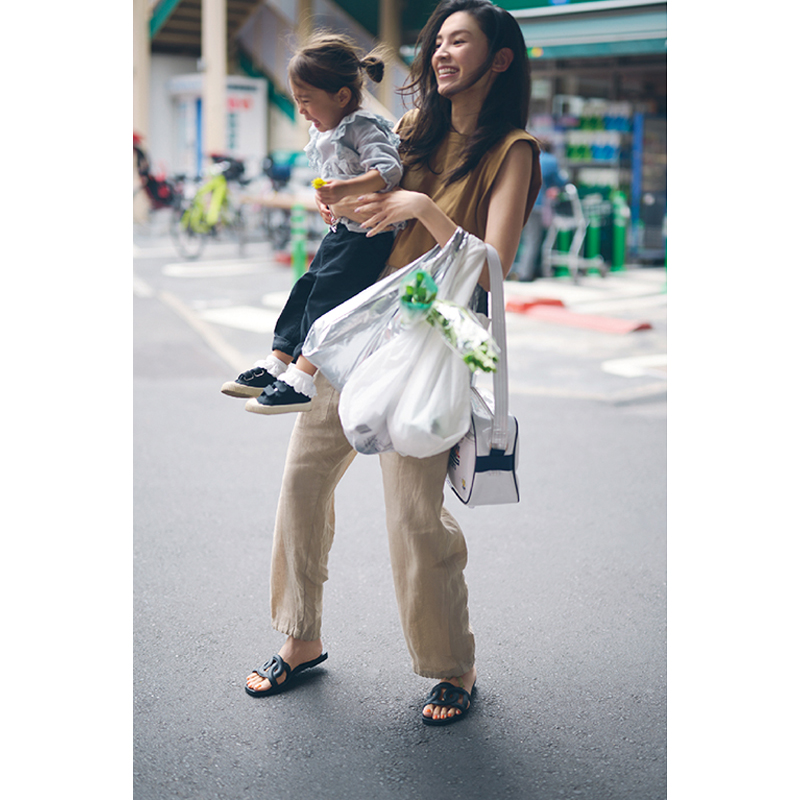 エルメスのサンダル「アロハ」が名品すぎる！普段着の足元も一気に