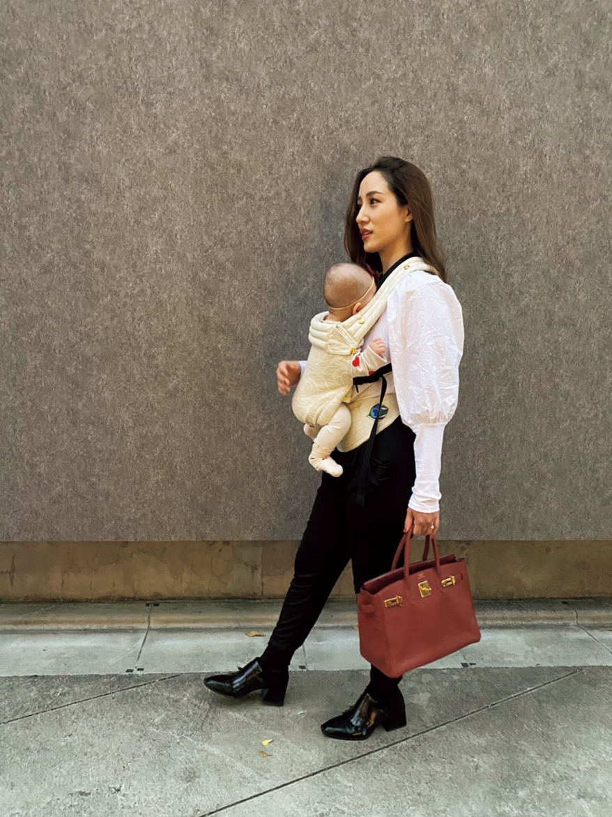 人気上昇中の抱っこ紐【アーティポッペ】って知ってる？秋冬のオシャレ