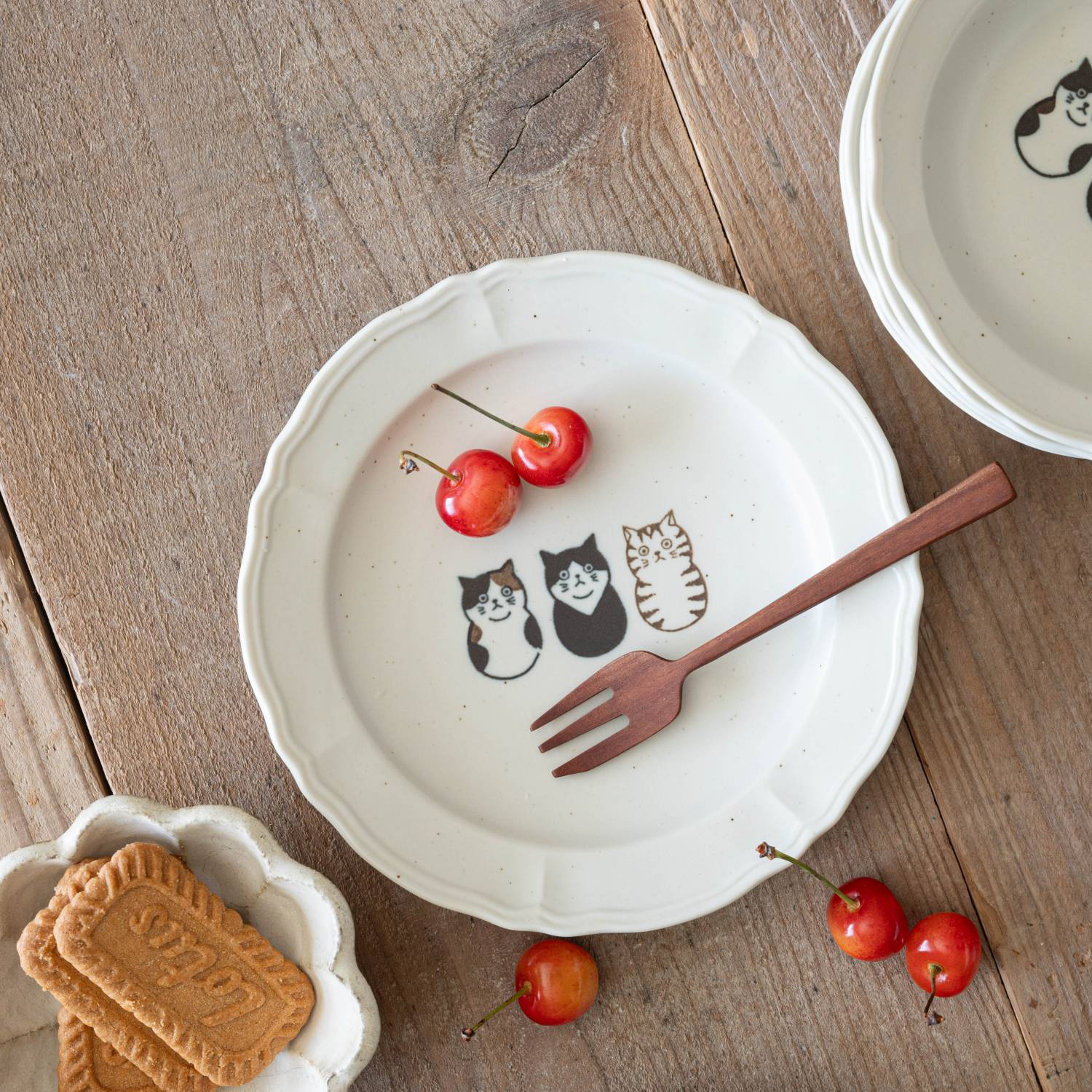 SHICHITA シチタ 猫トリオ 17cmレリーフ皿[美濃焼] - カフェ食器通販の