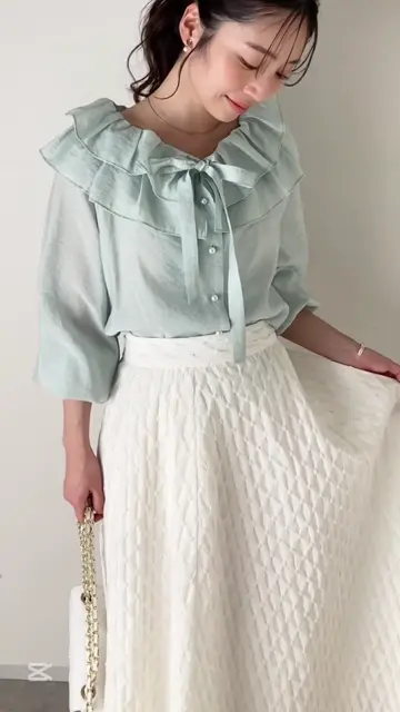 ホワイト復刻！新色登場】ギャザーフリルリボンブラウス | La boutique